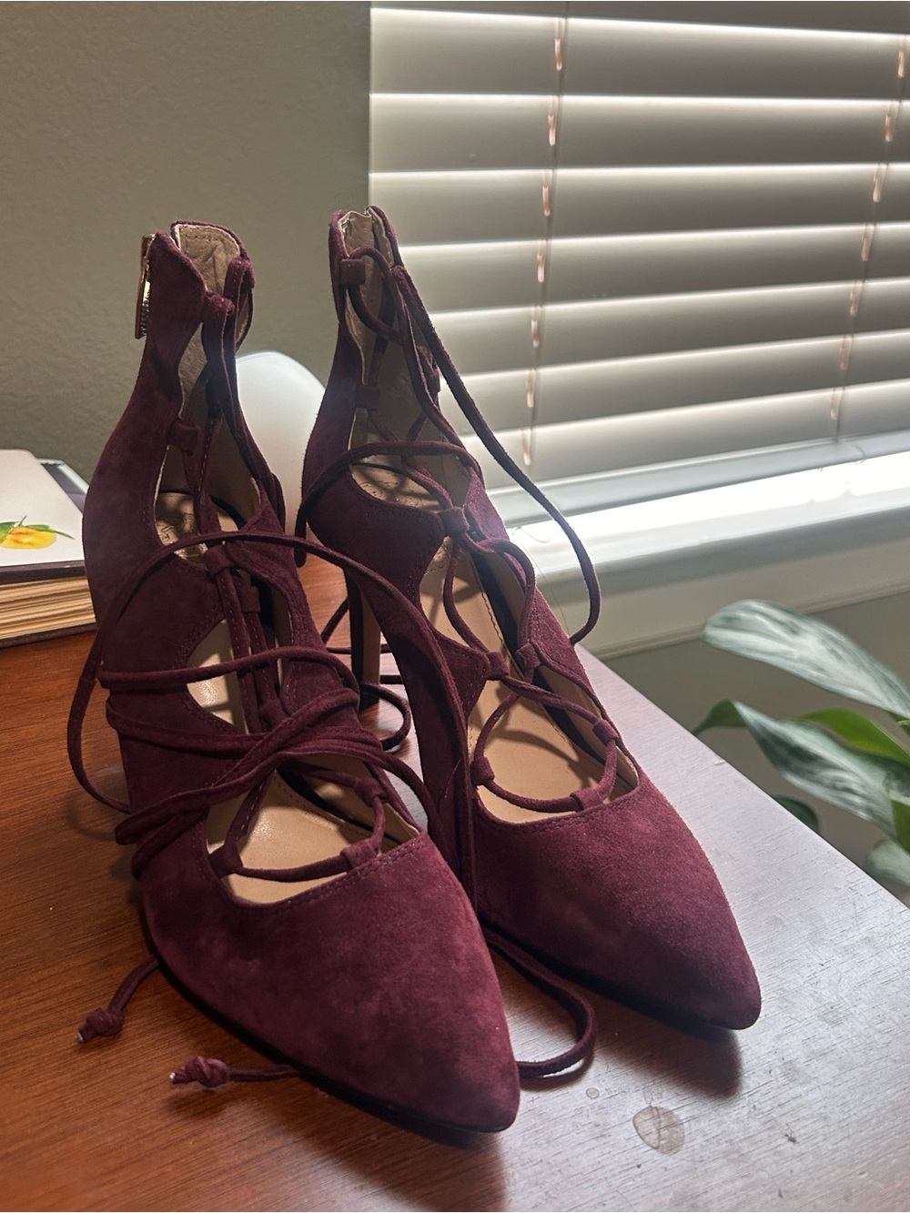 Vince Camuto Burgundy Suede Lace Up Pointed Toe Heels Size 5.5